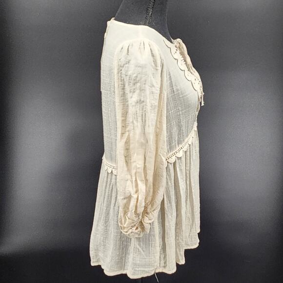 Max Studio Women's Boho Crochet Accented Keyhole Front Empire Waist Blouse Sz XS - Picture 3 of 8